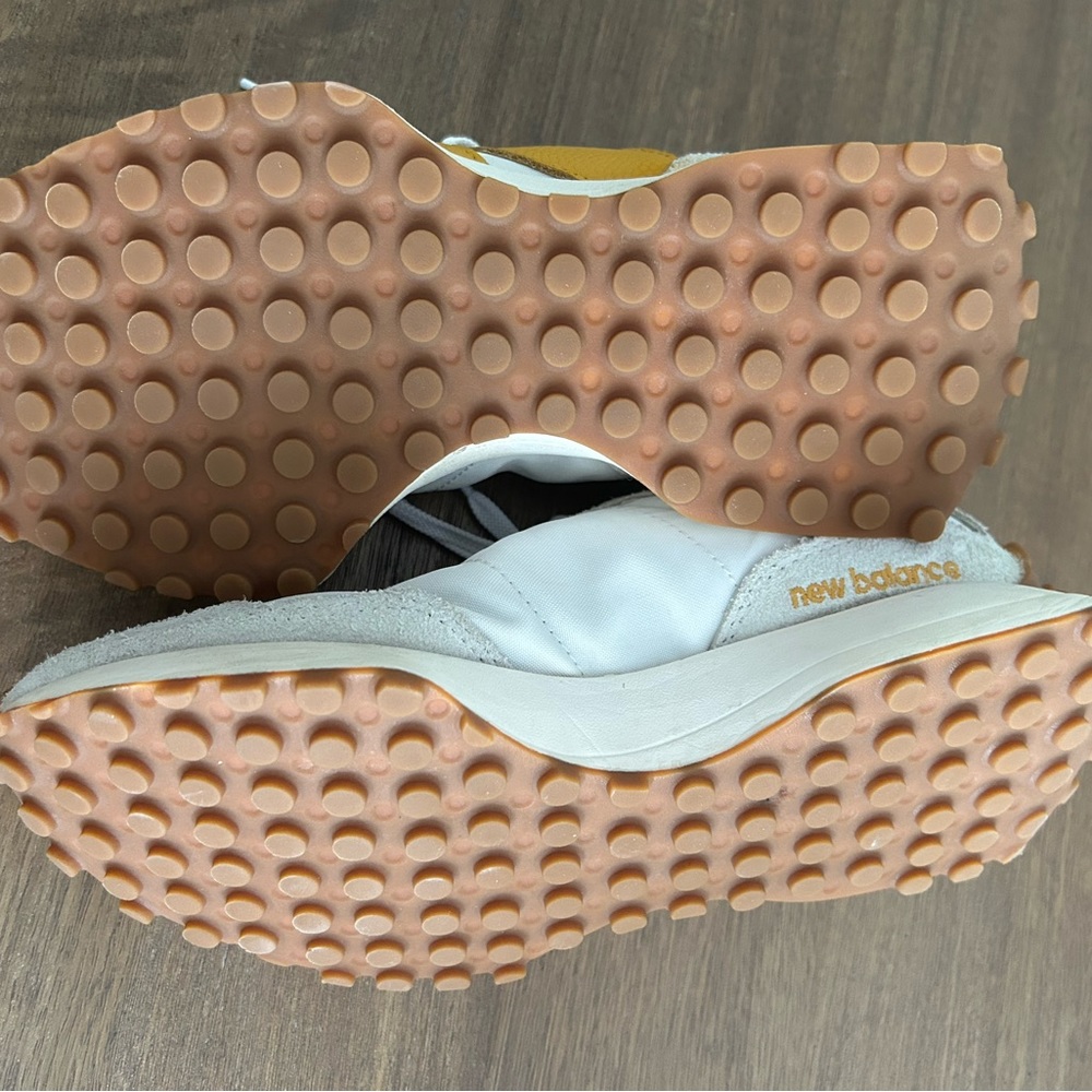 New Balance Beige White Orange Suede Retro Runner Sneakers - Picture 7 of 7